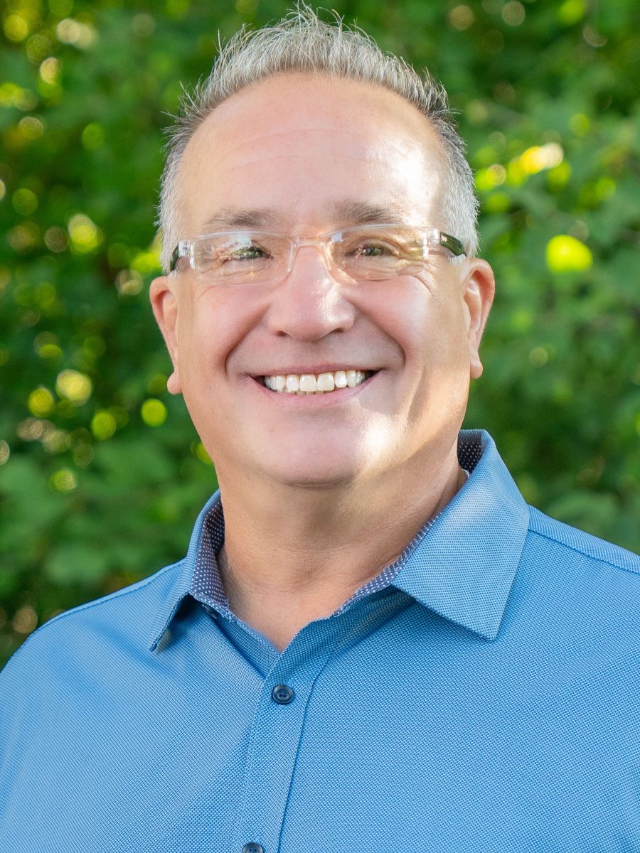 Daniel Woody headshot
